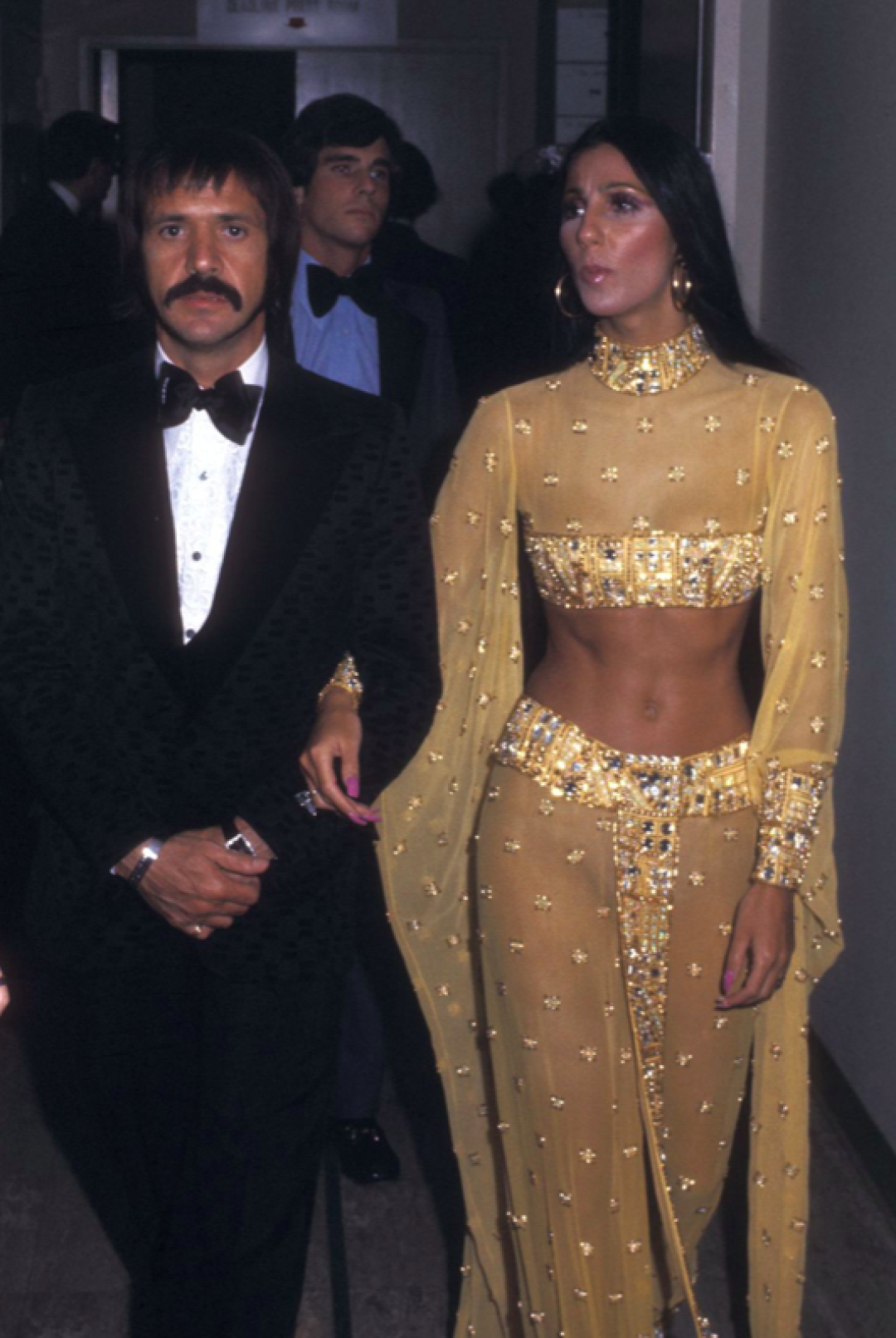 Шер в сопровождении мужа Сонни Боно, 1973 год