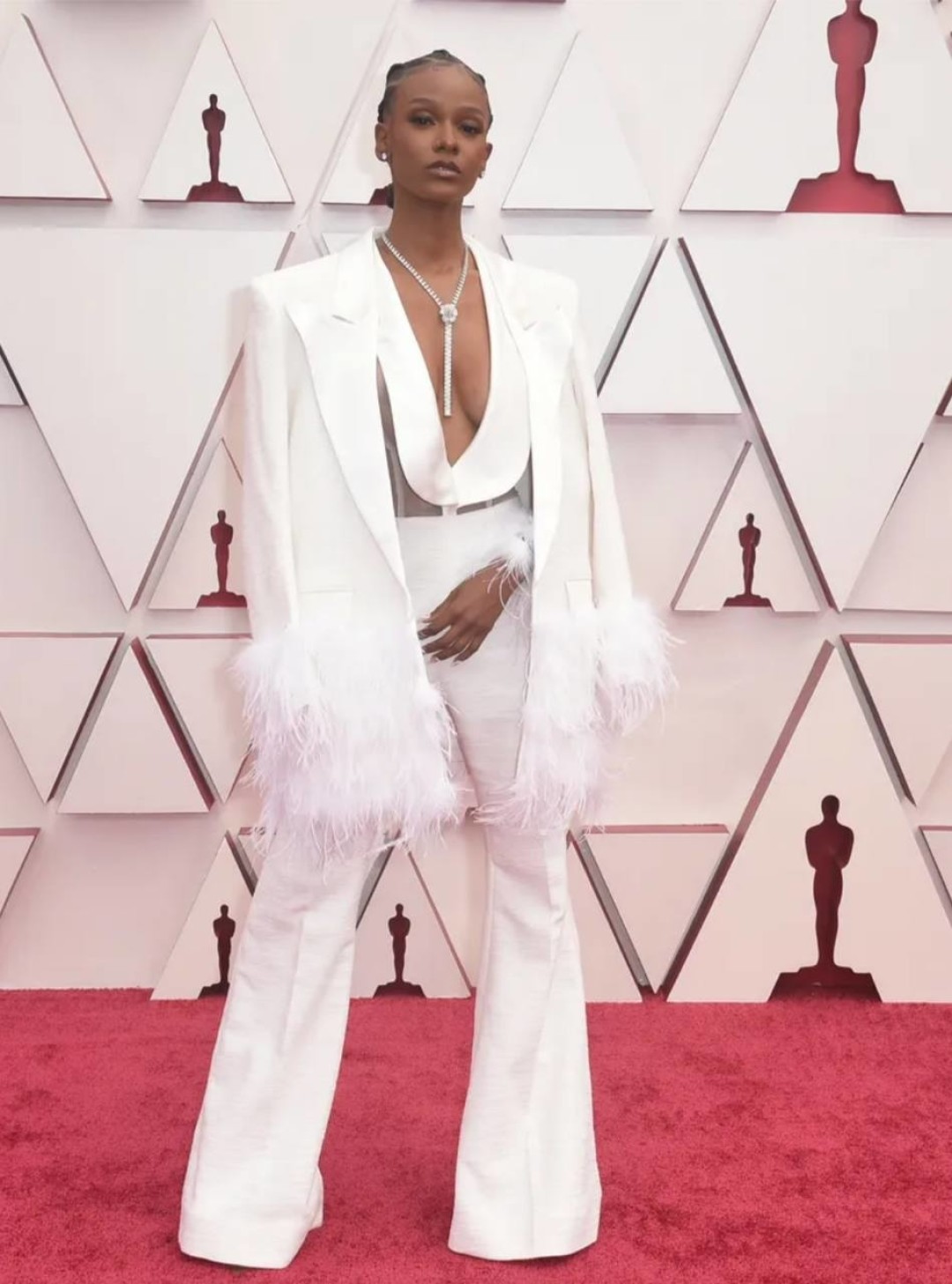 Тиара Томас