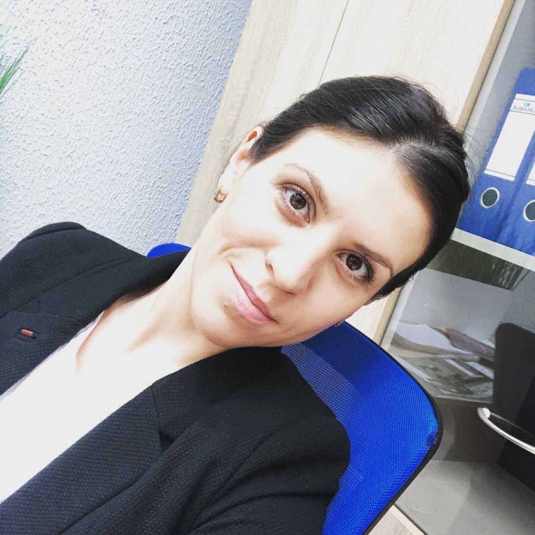 Оксана Дулева, ведущий менеджер салона входных и межкомнатных дверей Альпорте