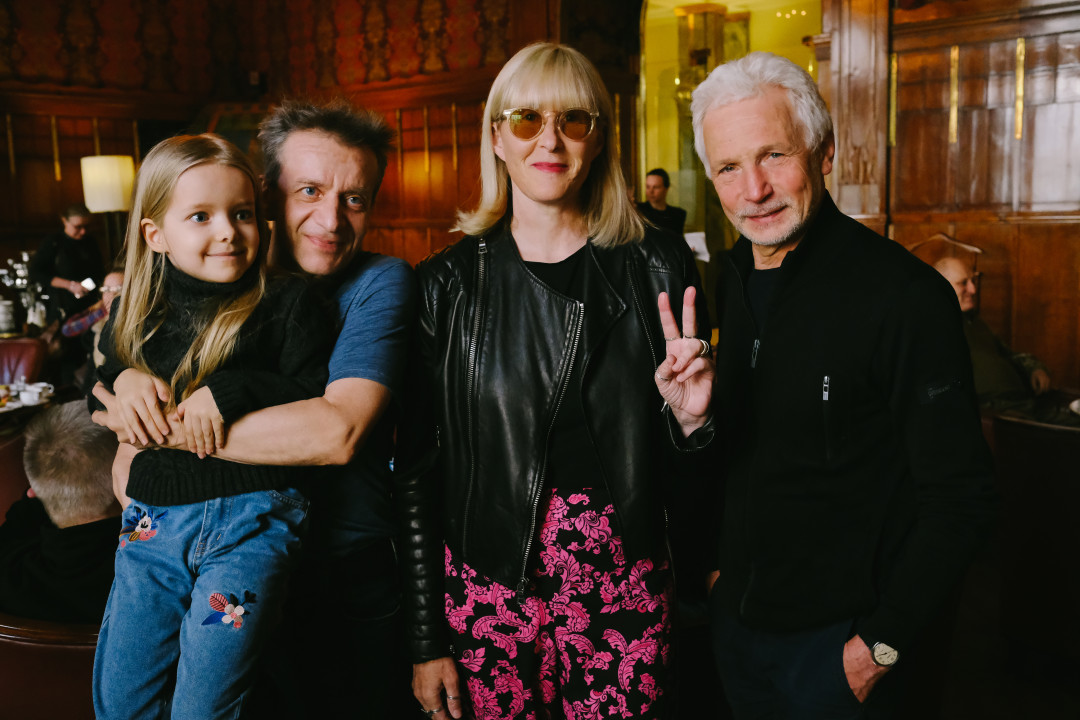 Джоанна Стингрей. Игорь Черидник с дочерью, Джоанна, Дмитрий Конрадт