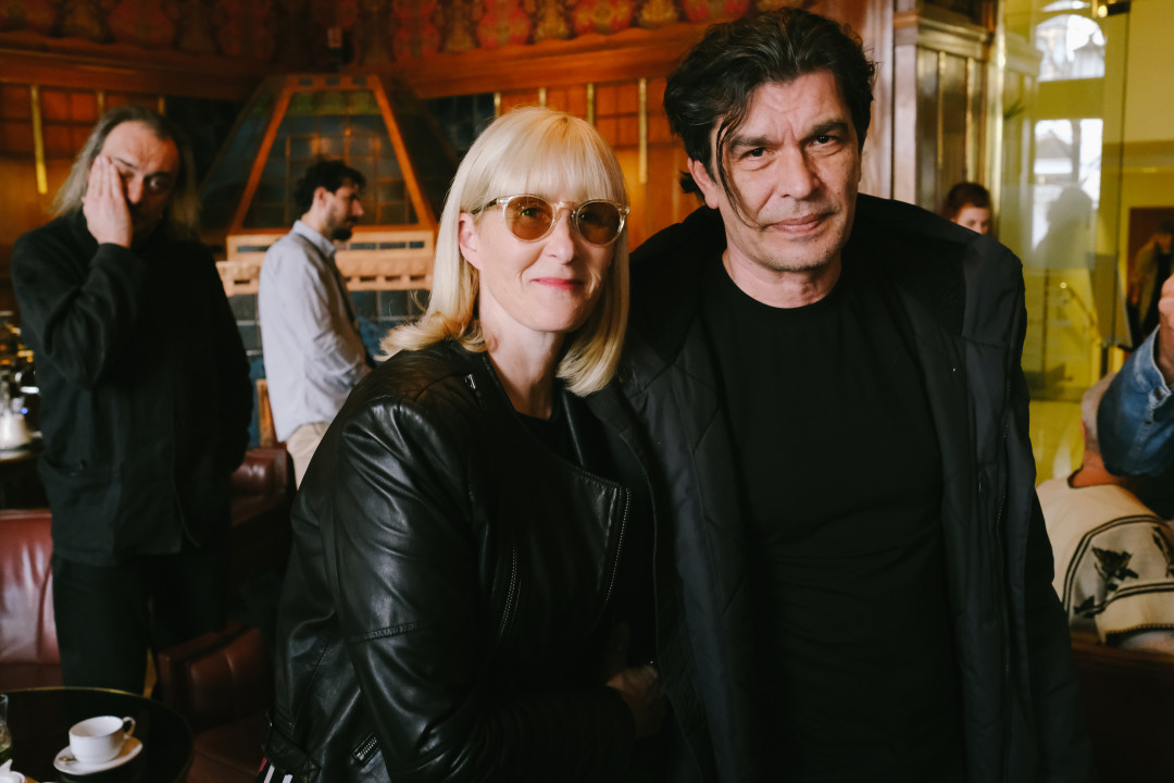 Джоанна Стингрей, Юрий Каспарян