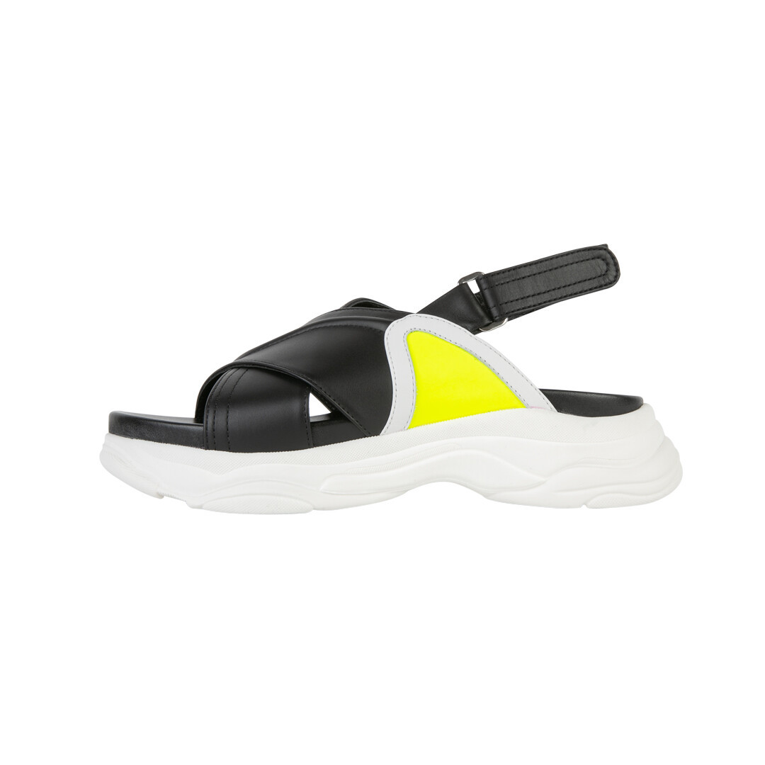 Pollini, Московский универмаг, Московский пр., 205, 207, 220, 23 900 руб.