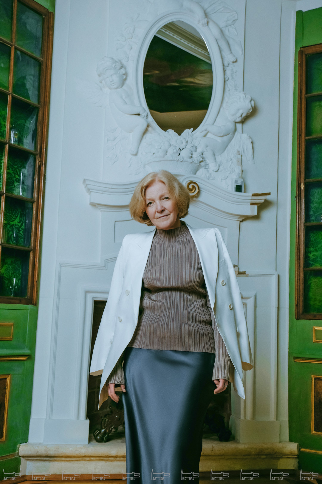 Пиджак Maison Margiela, водолазка Acne Studios, юбка Joseph (все — ДЛТ)