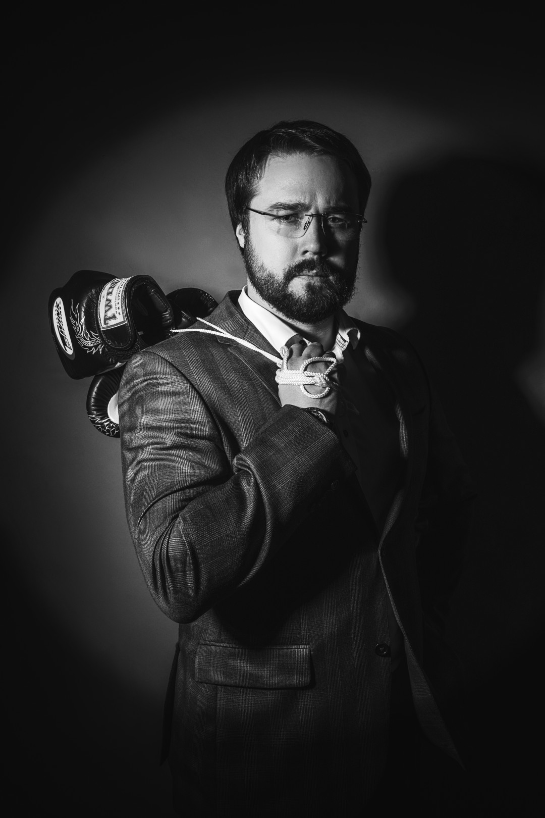 АНТОН ГАРБАРЧУК Генеральный директор сети клиник Центр зрения. Микрохирургия и салонов оптики «Центр зрения» Спорт – это жизнь. Я с самого детства в