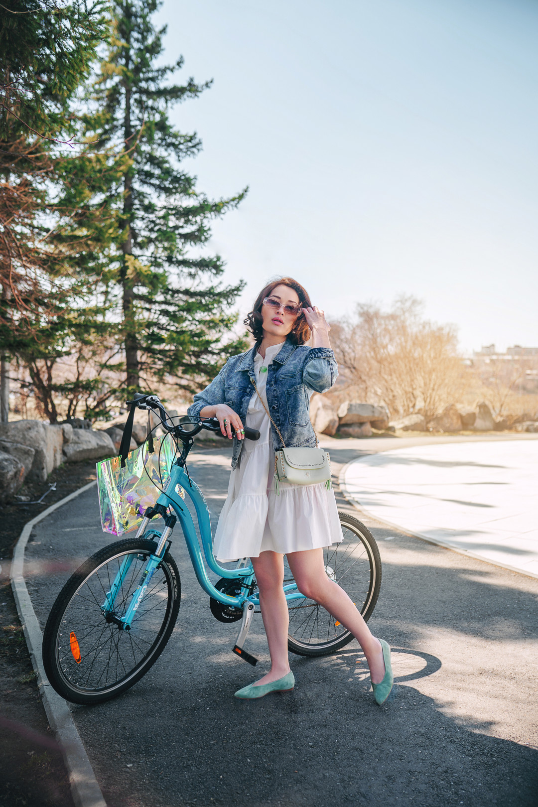 Елена Шагинова @elena_shaginova_official Серийный предприниматель, общественный деятель Мой бизнес-интерес лежит в сфере промышленного водоснабжения и