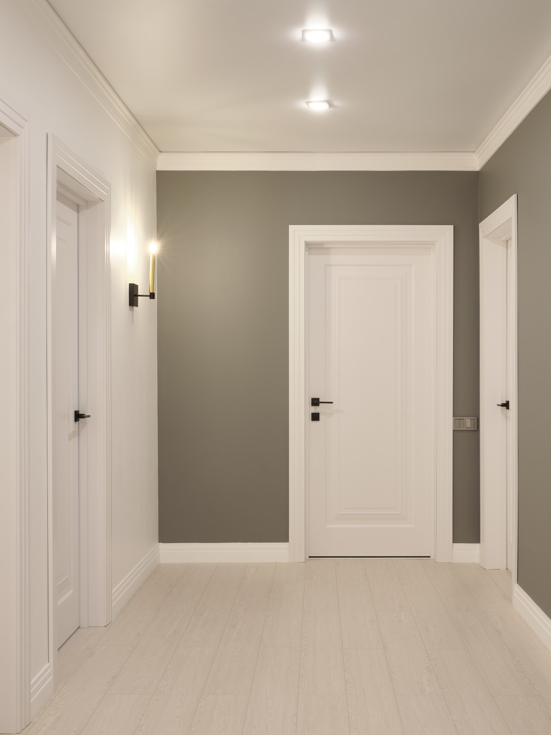 Образец классики — неповторимая коллекция DELORESS. Каждая дверь имеет свой характер, но все они, без сомнения — изысканны и элегантны. Белые модели