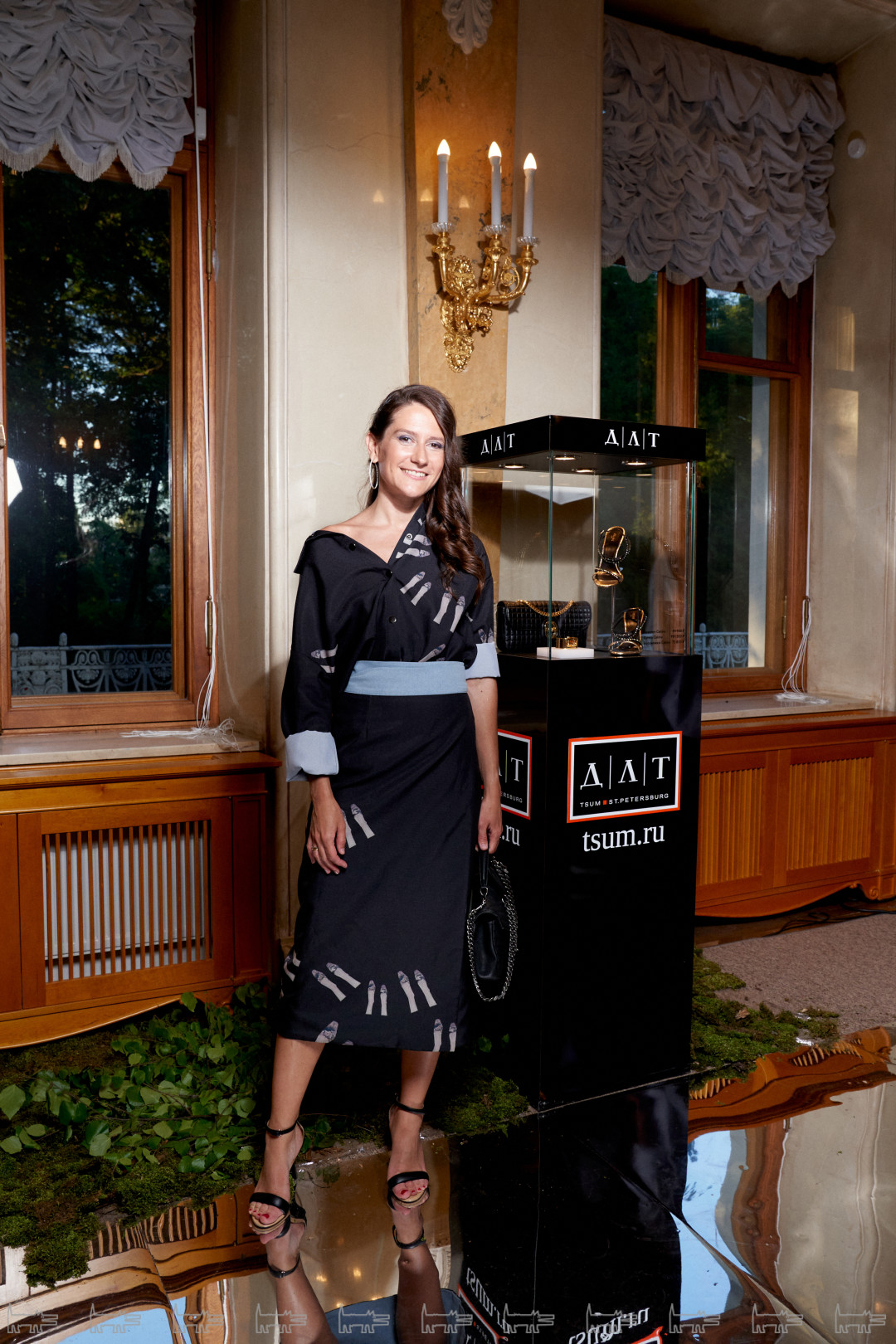 Анна Озеркова. в серьгах Mercury