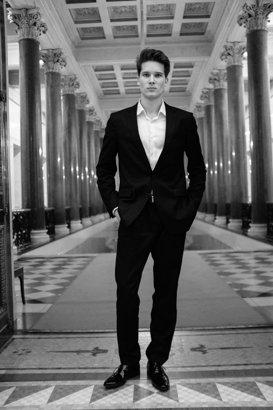 Владимир Петров