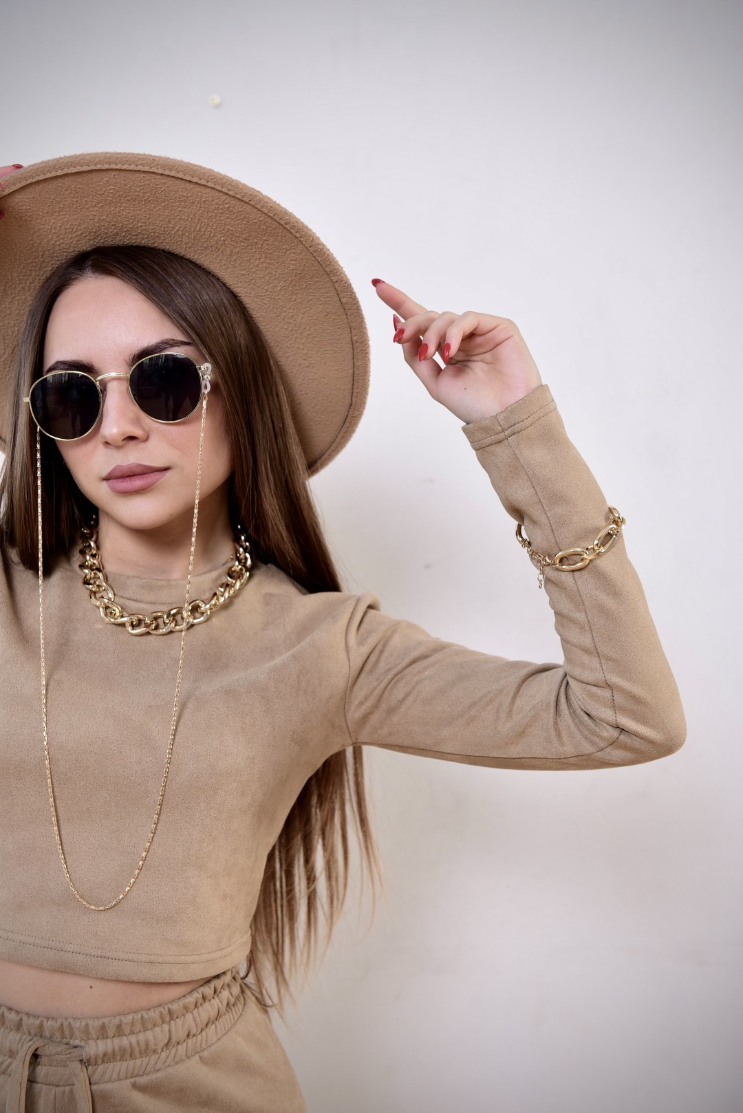 Костюм из эко-замши, 3990 рублей