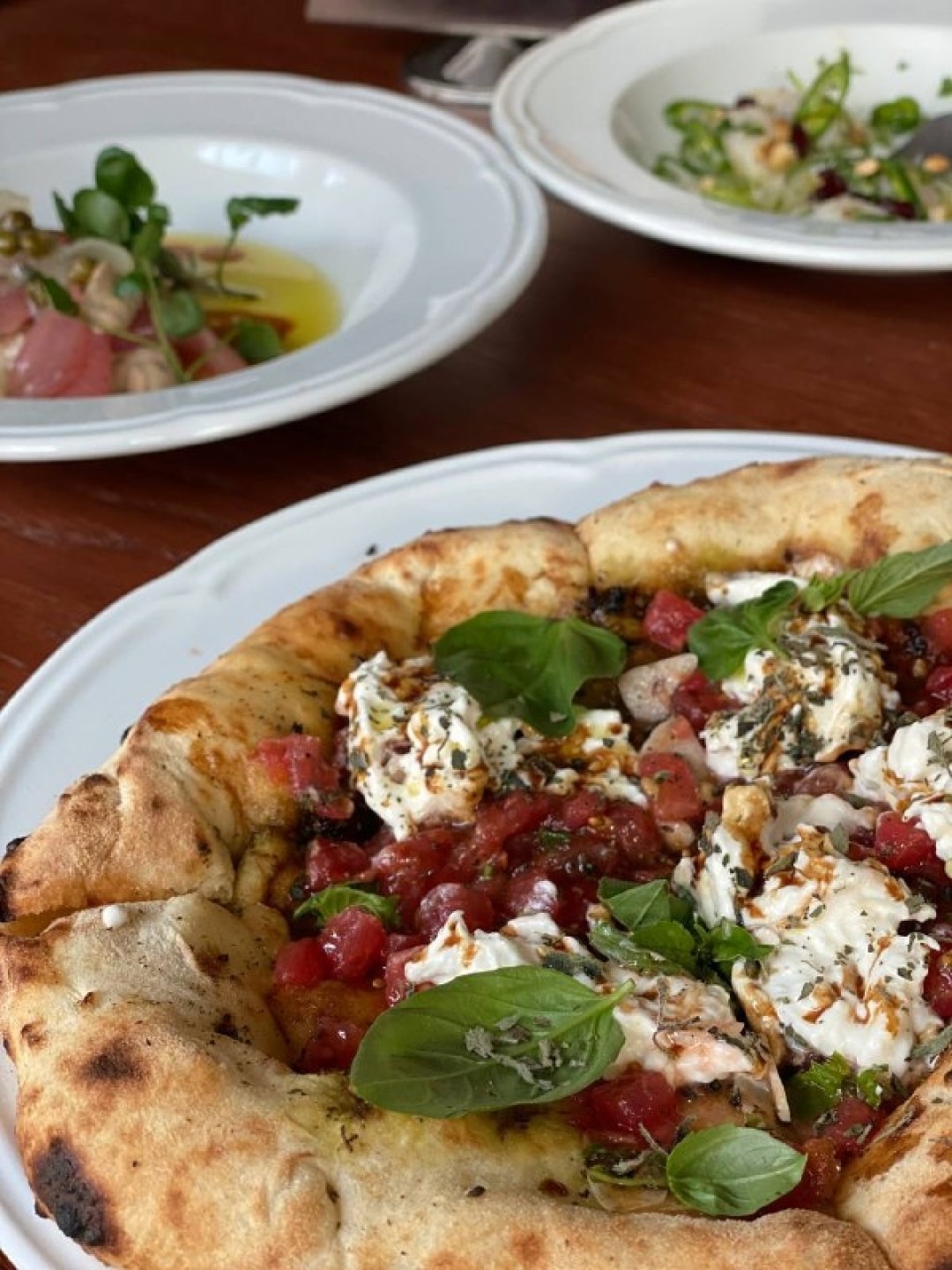 Манакиш со страчателлой и томатами