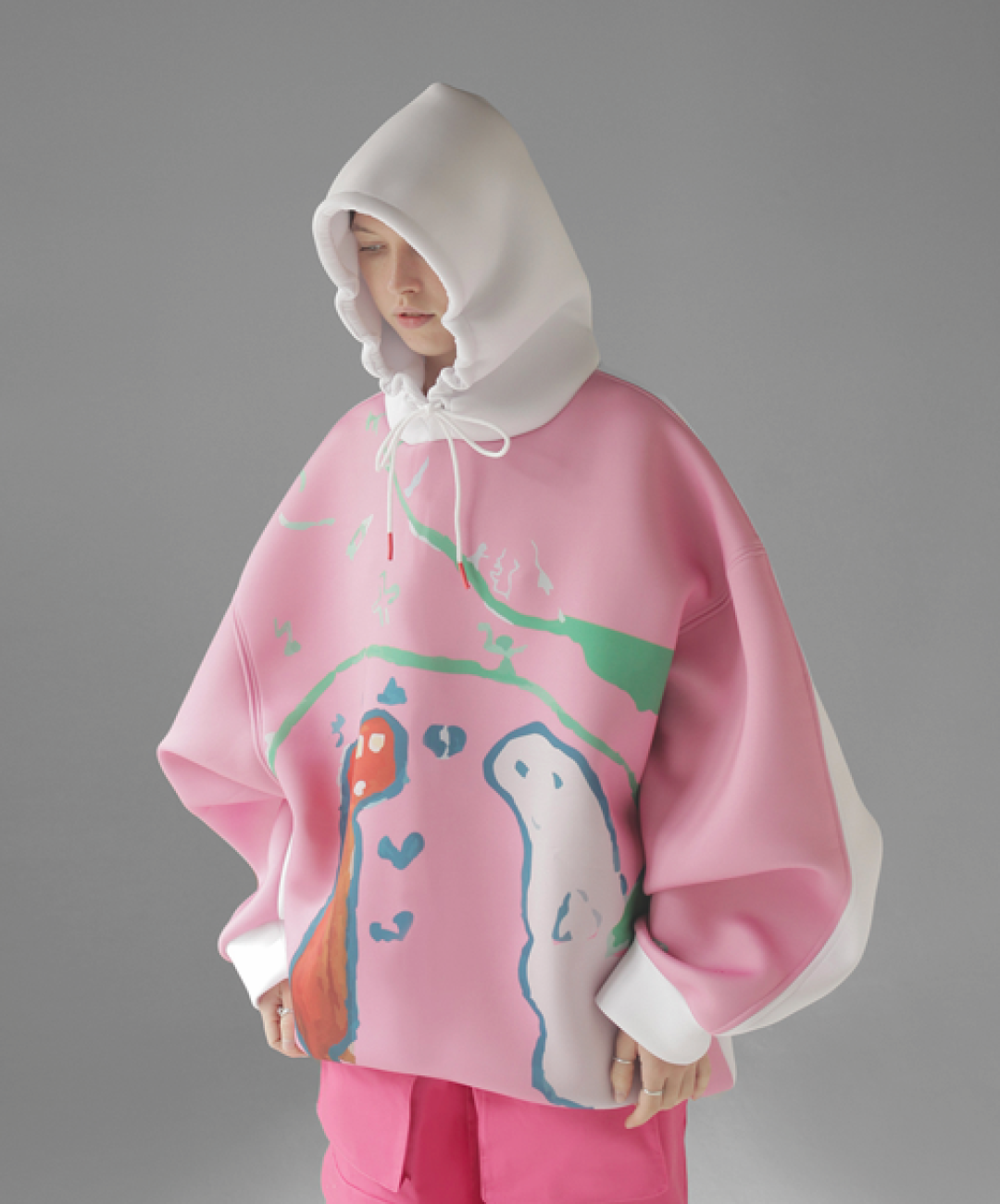 Коллекция Maybe Therapy? разработана с дизайнером Chiveskella для видеоинсталляции художницы Альбины Мохряковой на 2-й Триеннале современного