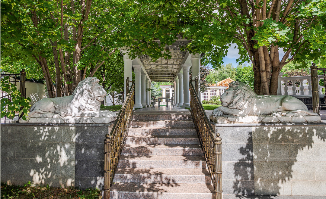 Эстетика, звучание, палитра, архитектура – все в этом стиле располагает к наслаждению и любованию ландшафтом