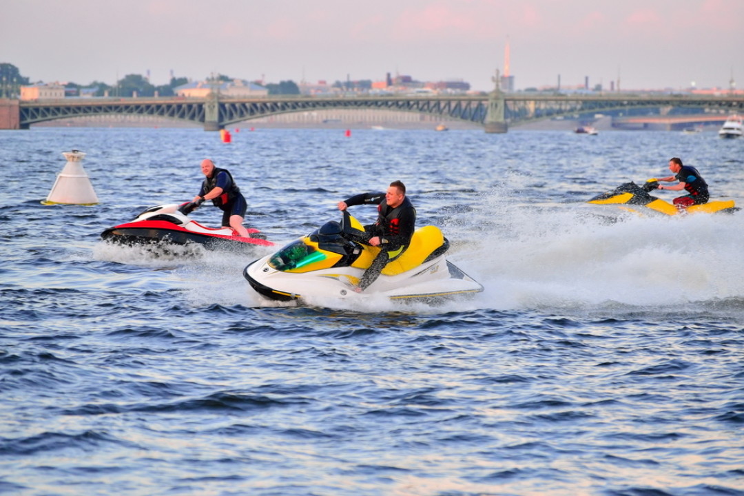 Водный мотоцикл на Крестовском