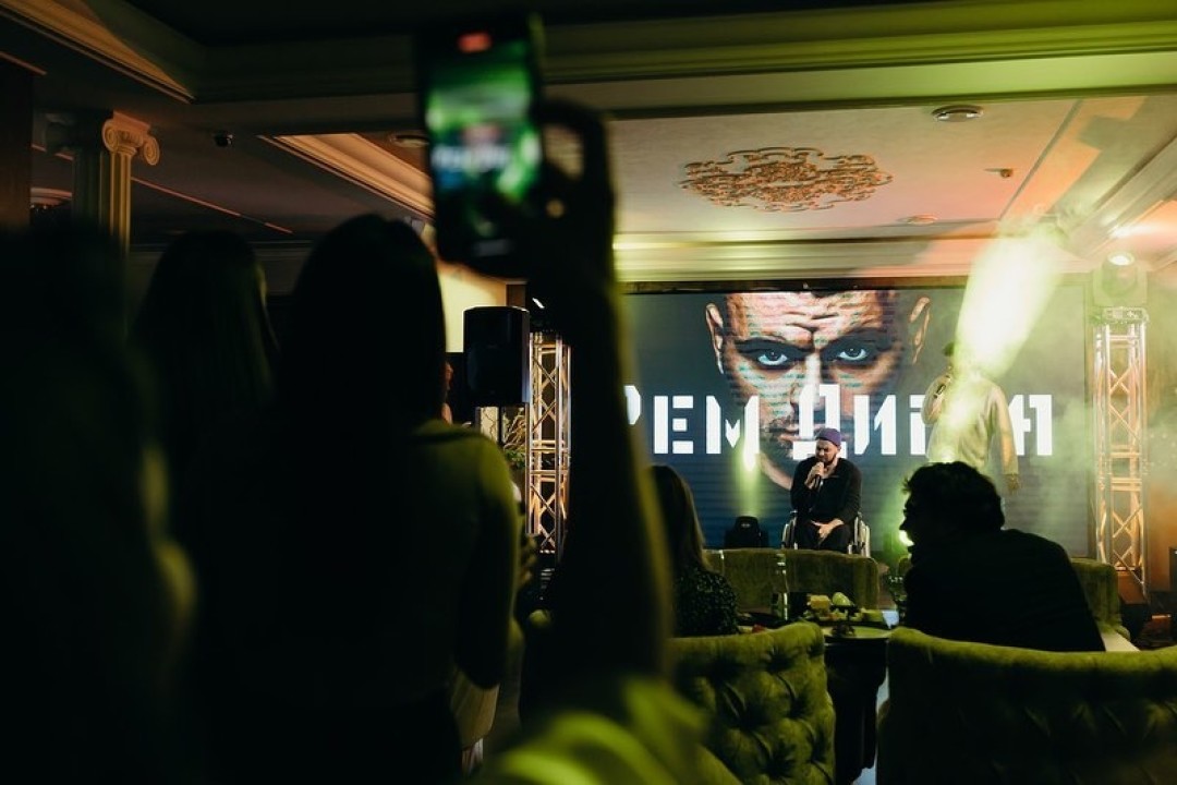 Выступление Рэм Дигга на дне рождения Le Veranda