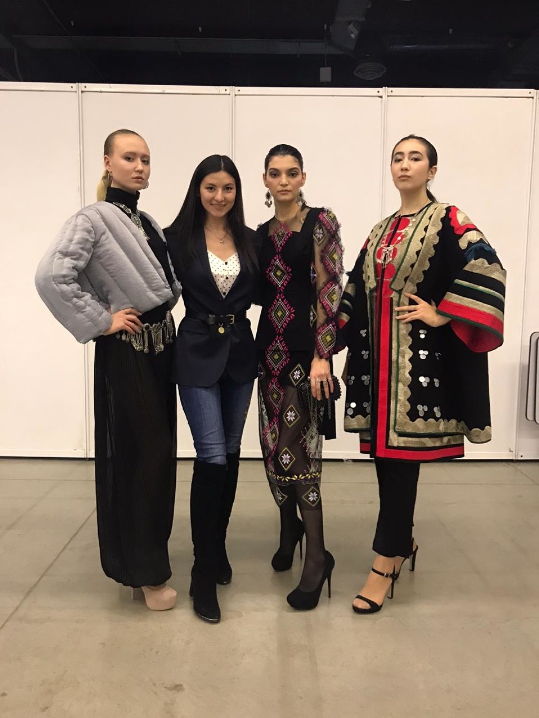Дизайнер, выпускница УГНТУ Гульнара Хасанова с моделями