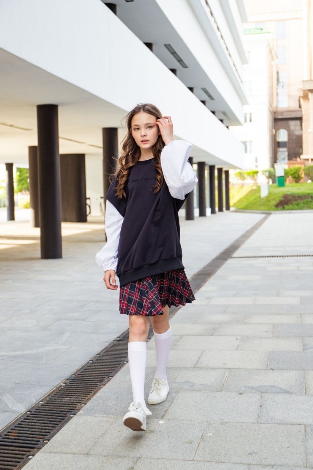 Джемпер, 2550 руб., юбка, 2800 руб.