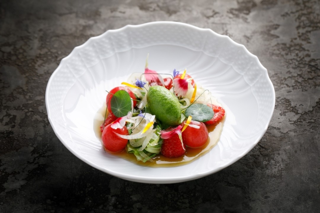 Салат латук с сорбетом из укропа