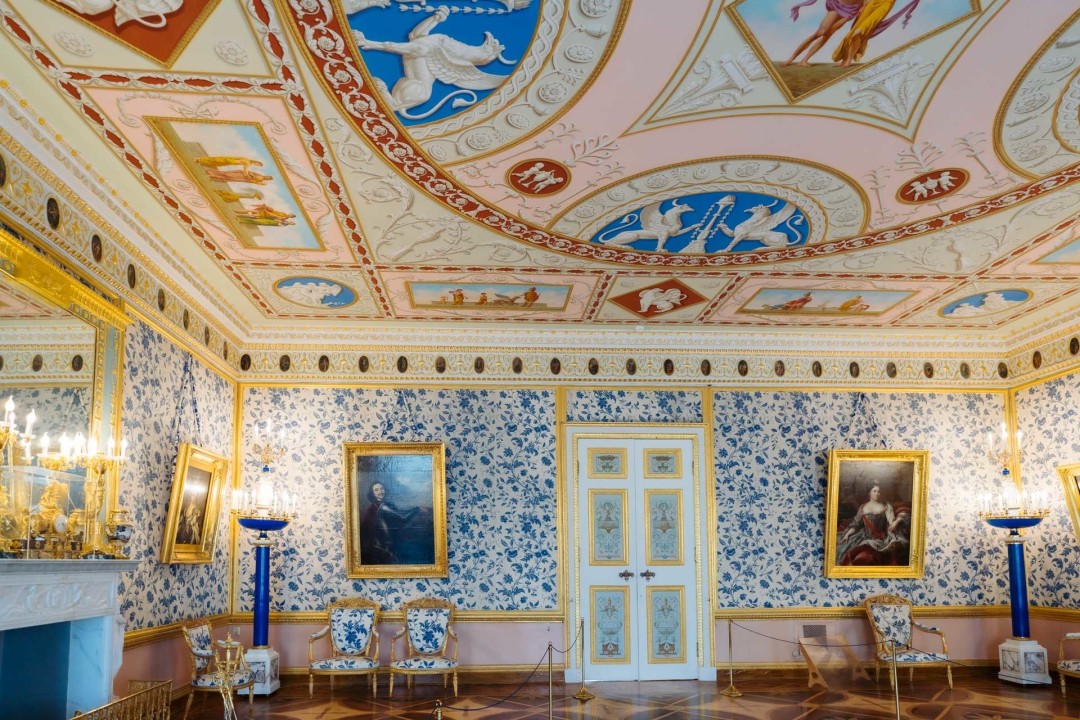 Парадная голубая гостиная