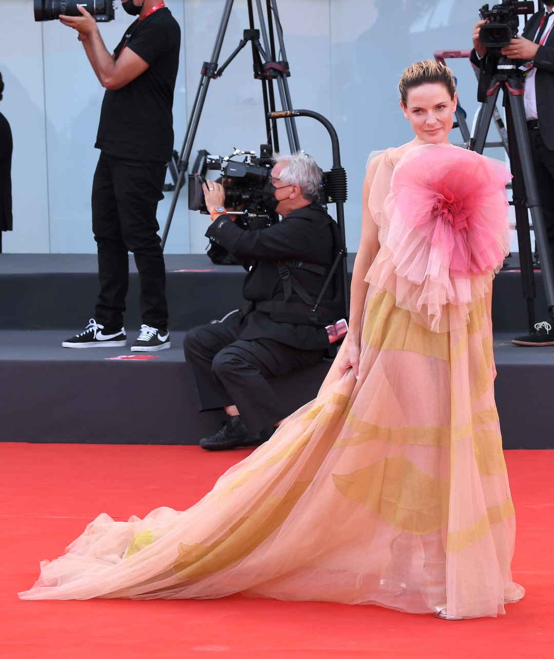 Ребекка Фергюсон в Dior