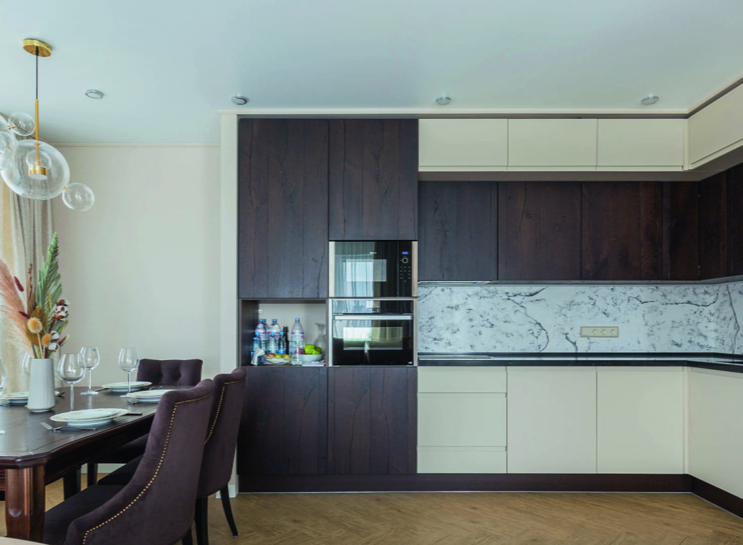 Кухонный гарнитур с рельефными фасадами