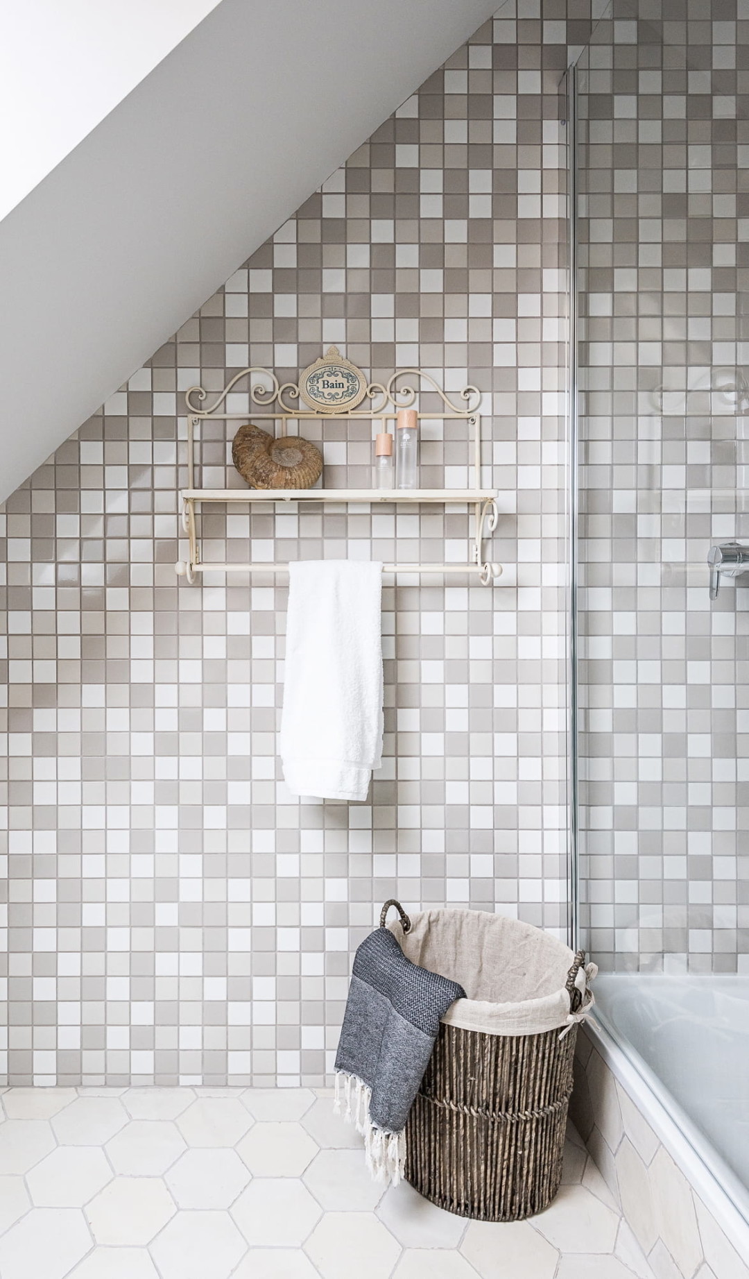 Санузел на втором этаж прост и минималистичен по своему стилю