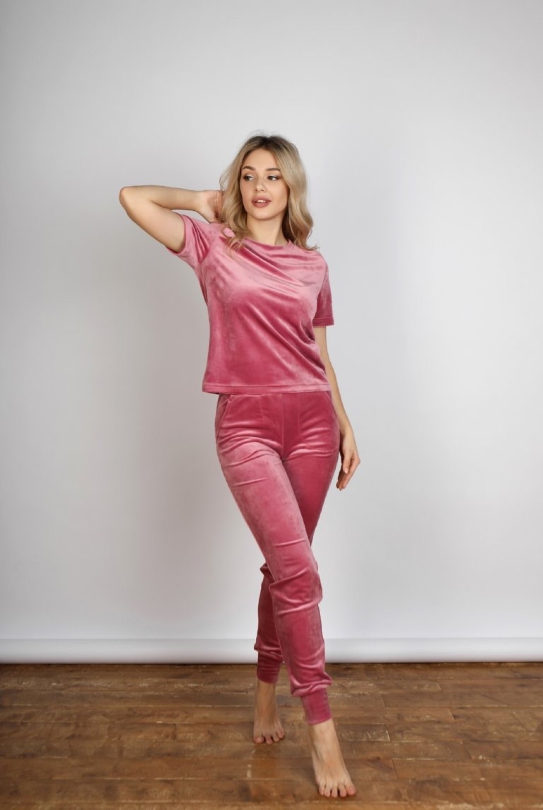 Домашний костюм, 3400 рублей.