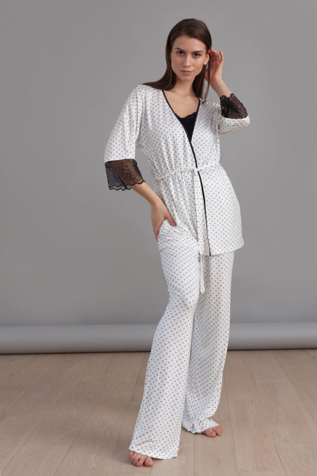 Пижама, 6500 рублей.