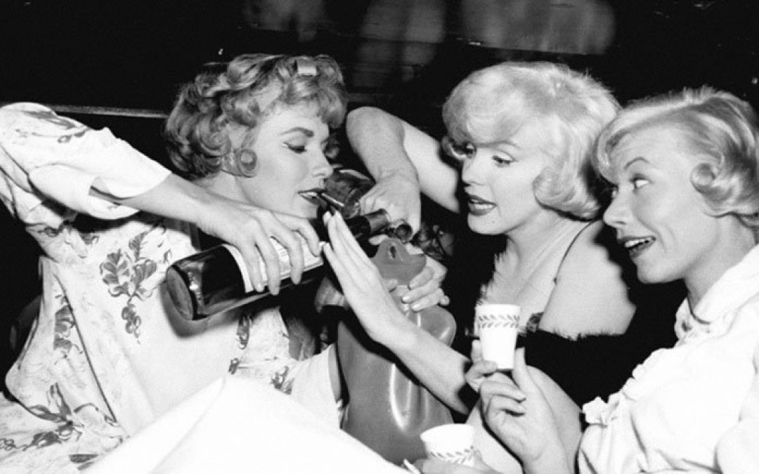 ​Кадр из фильма «В джазе только девушки»