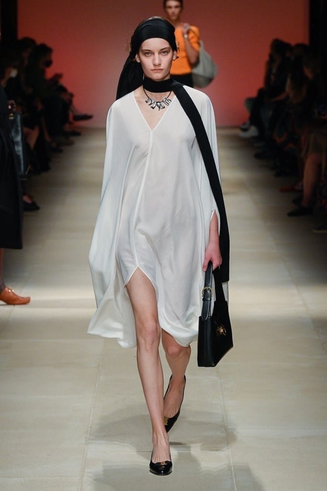 Алина Болотина на показе Salvatore Ferragamo