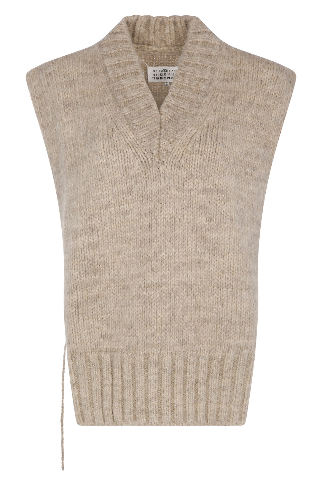 Maison Margiela, Babochka, Невский пр., 36, 152, 153, 45 400 руб.
