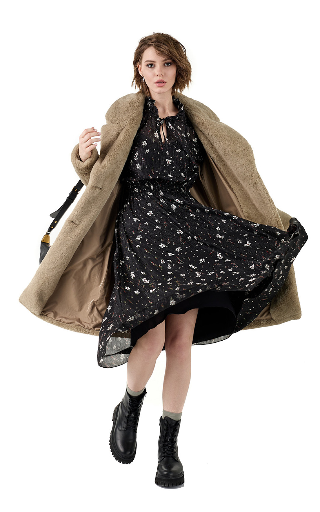 Платье миди с цветочным принтом Belucci, 4 990 руб. (выгода 5 000 руб.)