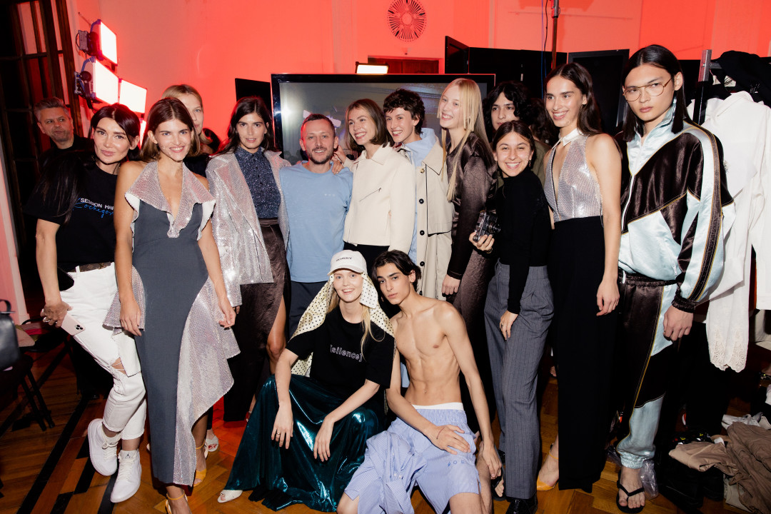 Андрей Артёмов и модели показа