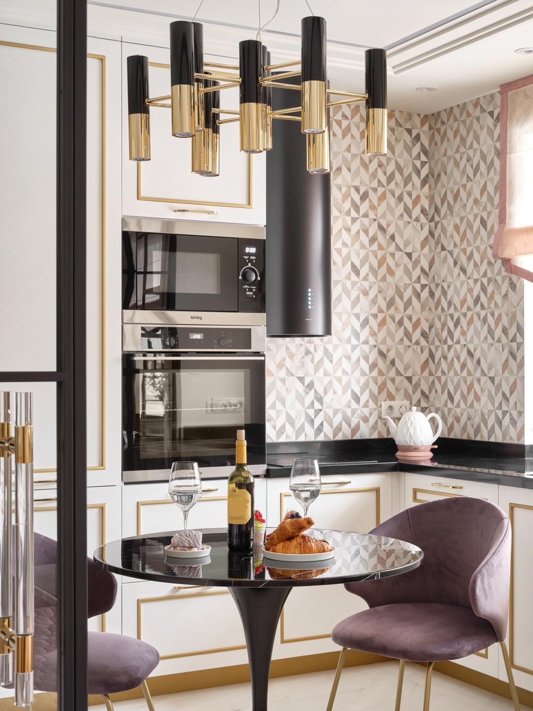 Классические золотые акценты — решение, подчеркивающее минимализм и вкус, «Импровизация»