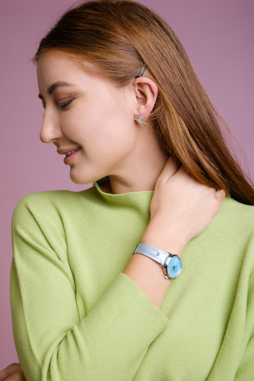 Джемпер, брюки и ботинки (все — бутик MikaAnika); серьги Alrosa (все — салон элитных аксессуаров «Эталон»)