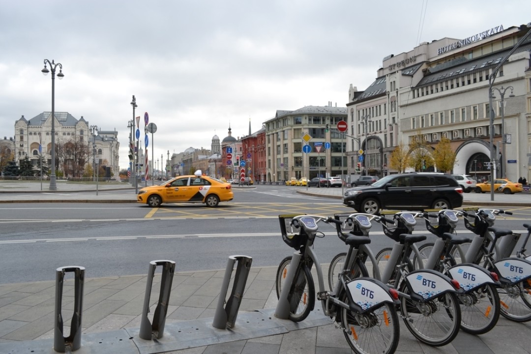 YULIYAPHOTO / Shutterstock.com