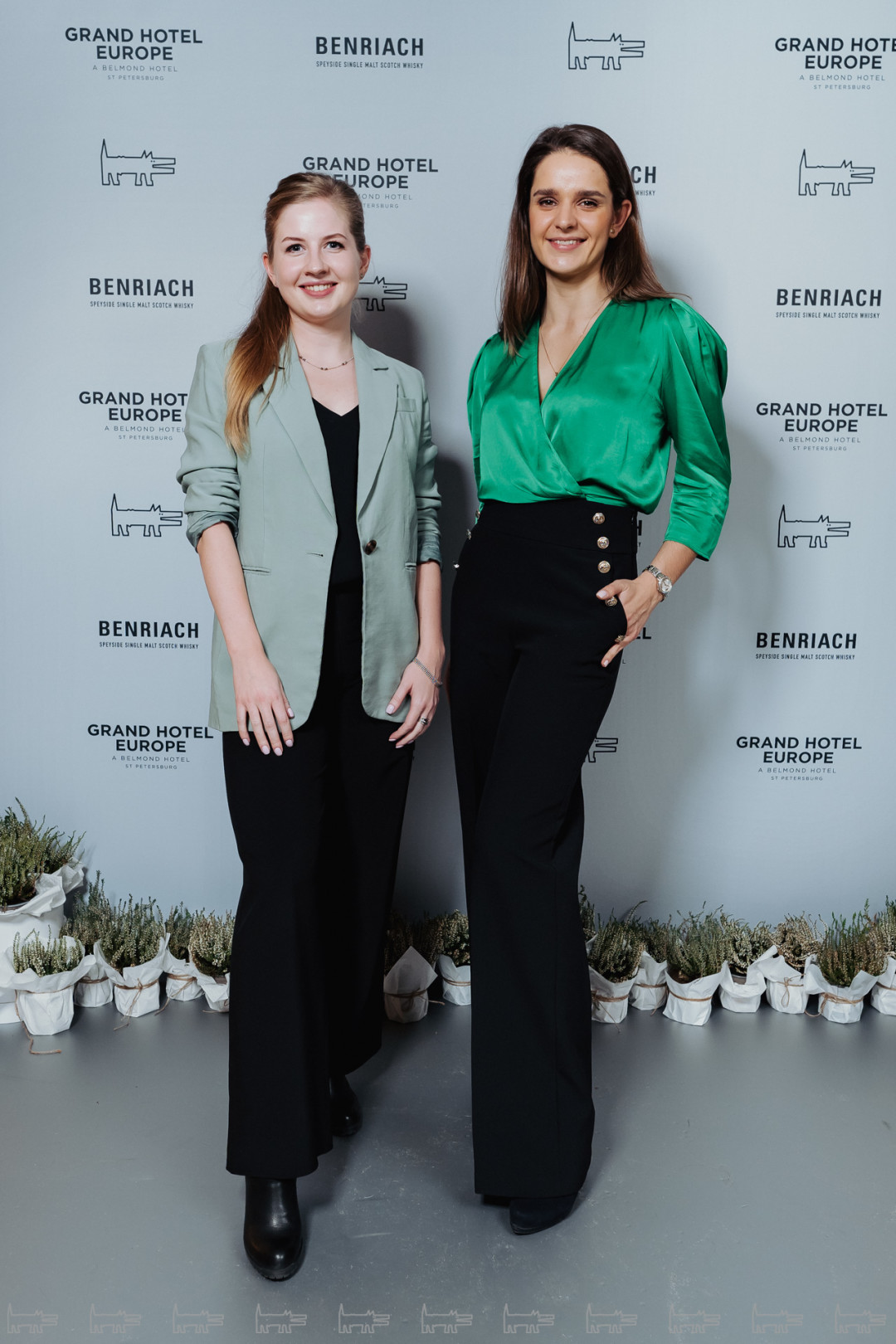 Анастасия Дружининская, Валентина Обуховская