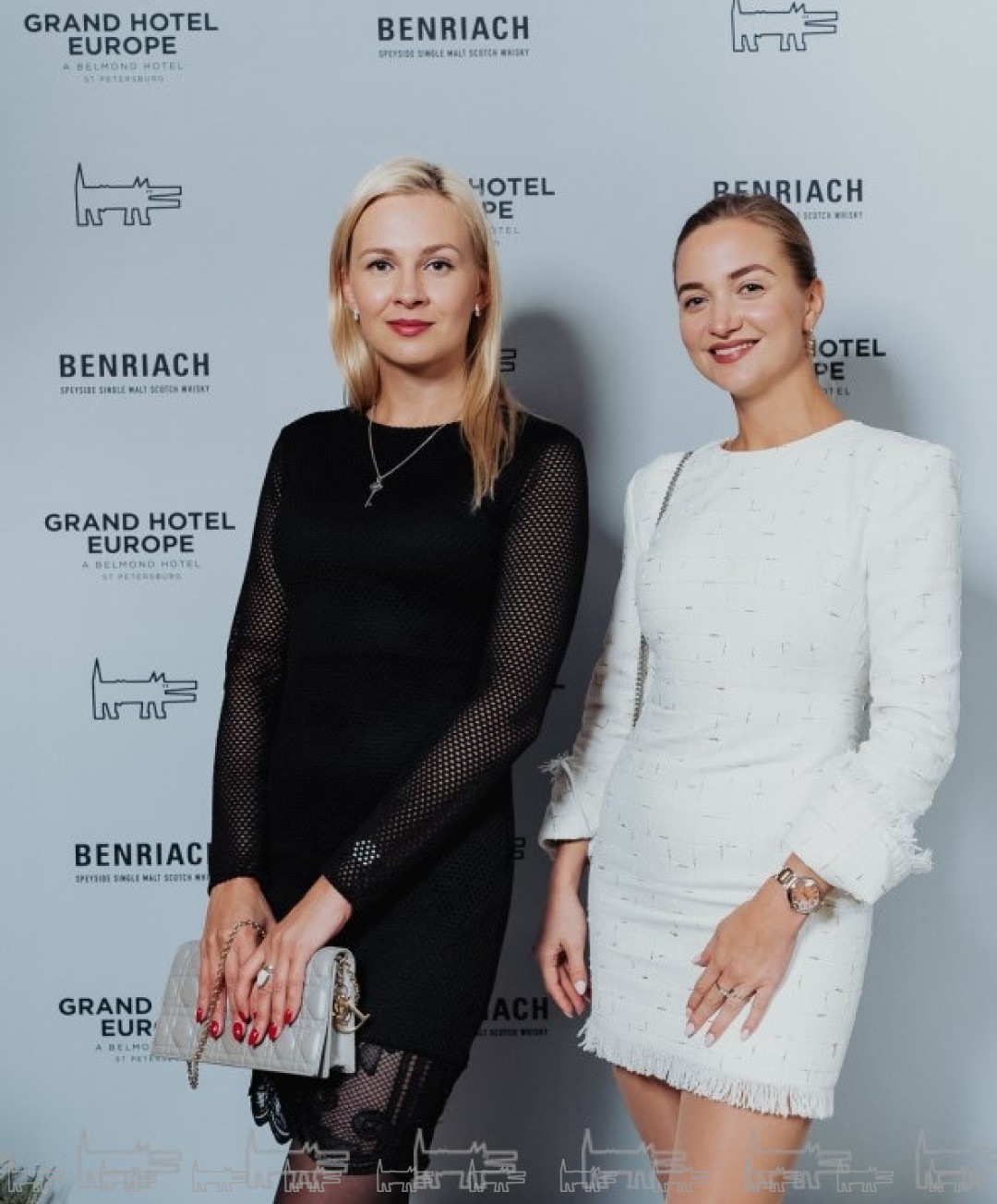 Елизавета Савинкова, Анжелика Котова