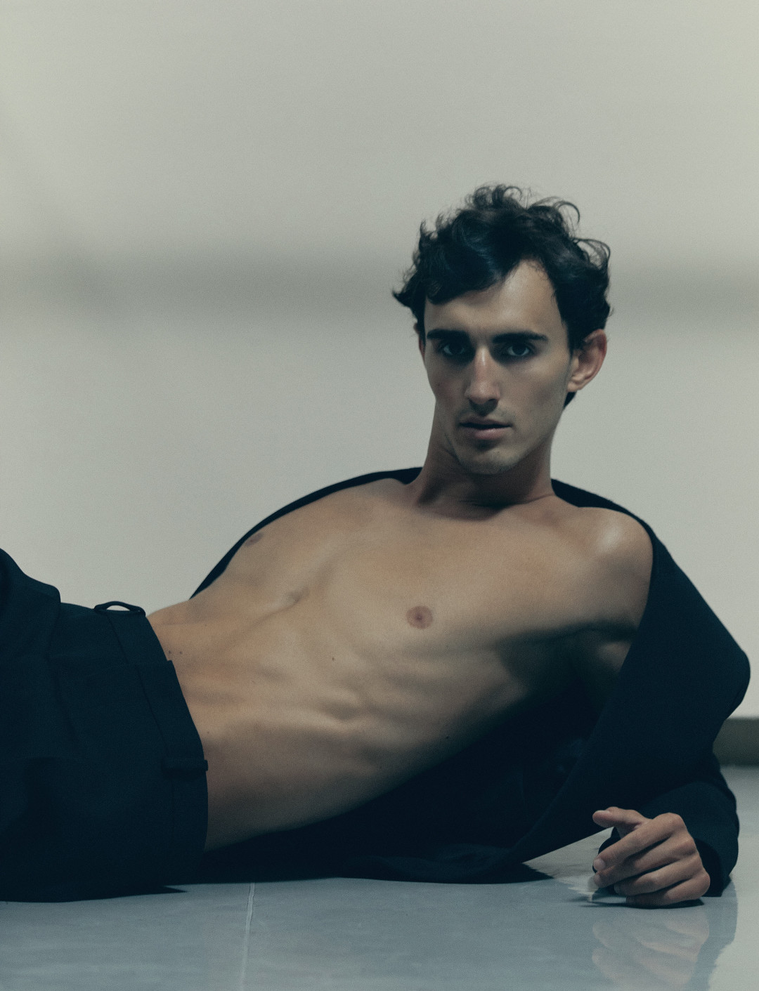 На Михаиле: пиджак и брюки Jil Sander (Babochka Concept Store Nevsky 152)