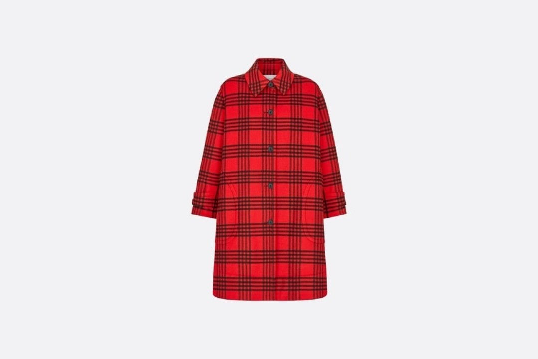 Dior, Невский пр., 113/4, 400 000 руб.