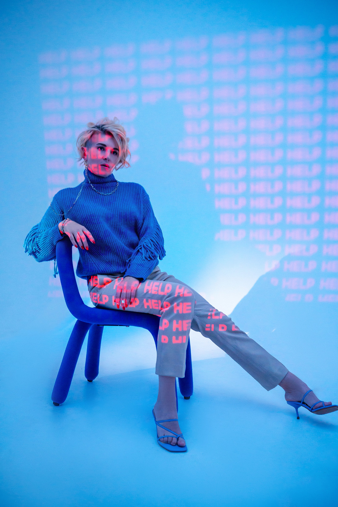 Джемпер Ermano Firenzi, кожаные брюки Joseph, Smart Fashion Boutique Моносерьга, кольца, браслеты Trendsetter