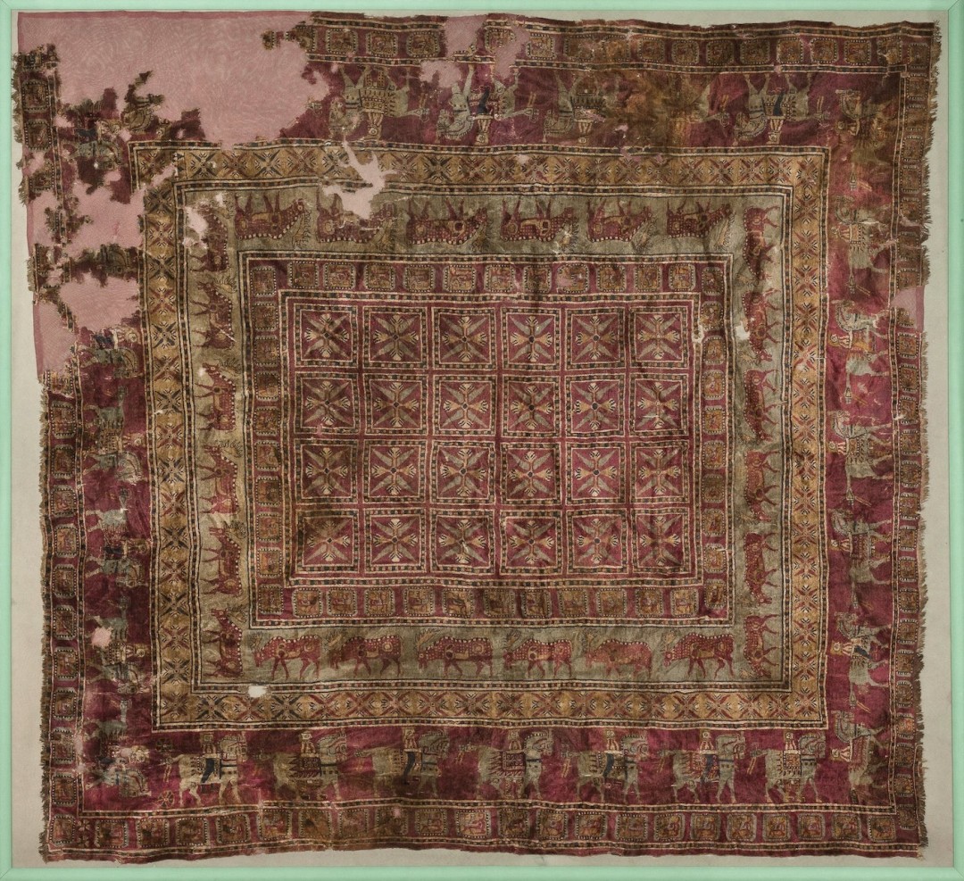 Ковер ворсовый. Шерсть. 183 х 200 см. Ахеменидская империя, IV в. до н.э. Могильник Пазырык, курган 5, сер. III в. до н.э.