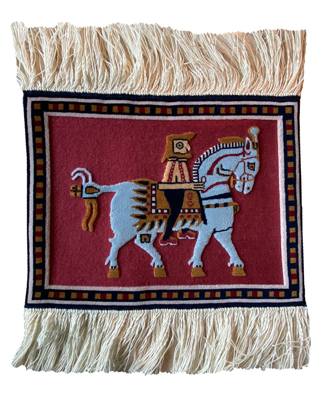 Всадник. Воспроизведенный фрагмент ворсового ковра. Шерсть. Ворсовое и безворсовое ткачество, 40 х 52 см. Государственный Эрмитаж, Азербайджанский