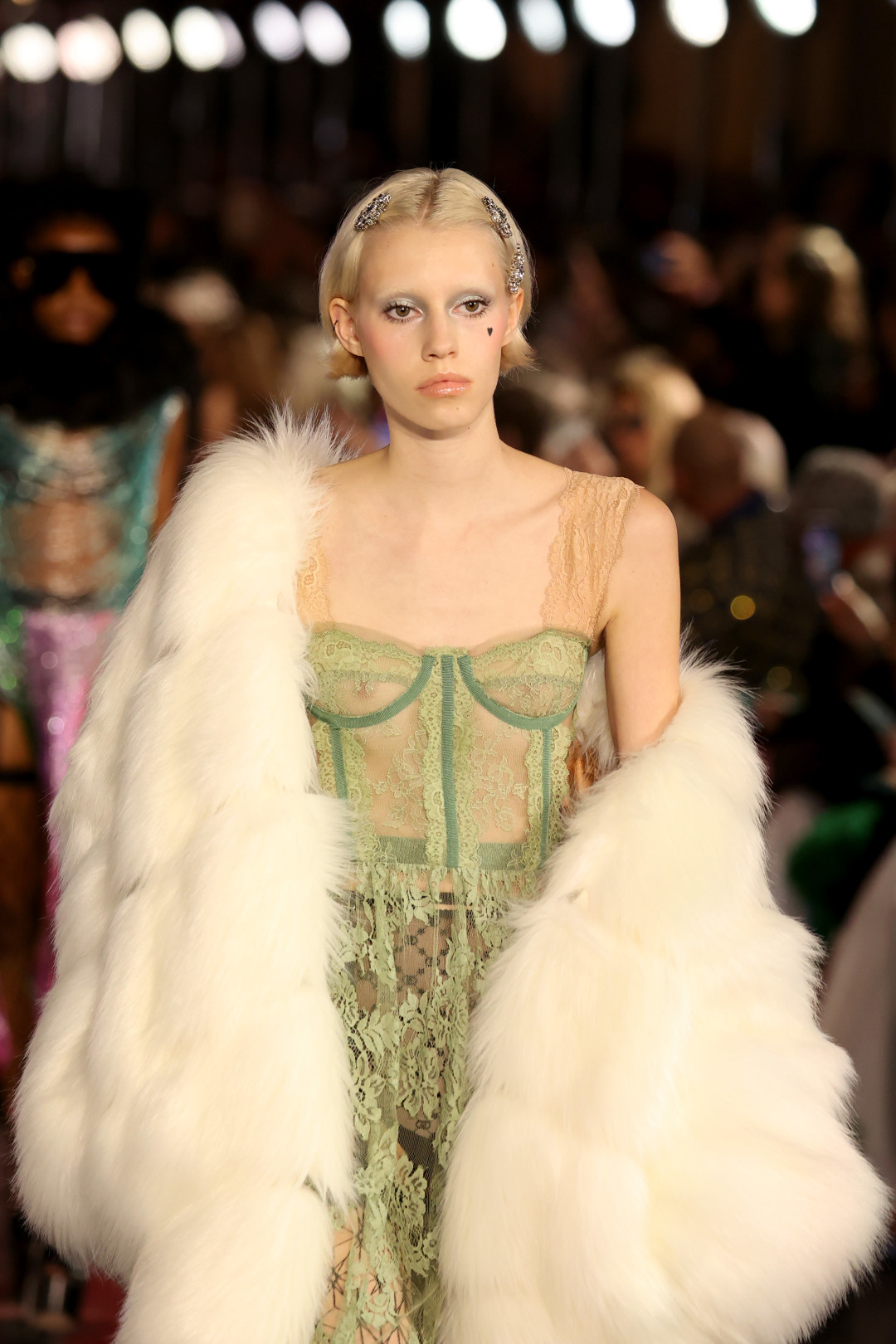 Показ в честь столетия модного дома Gucci Love Parade