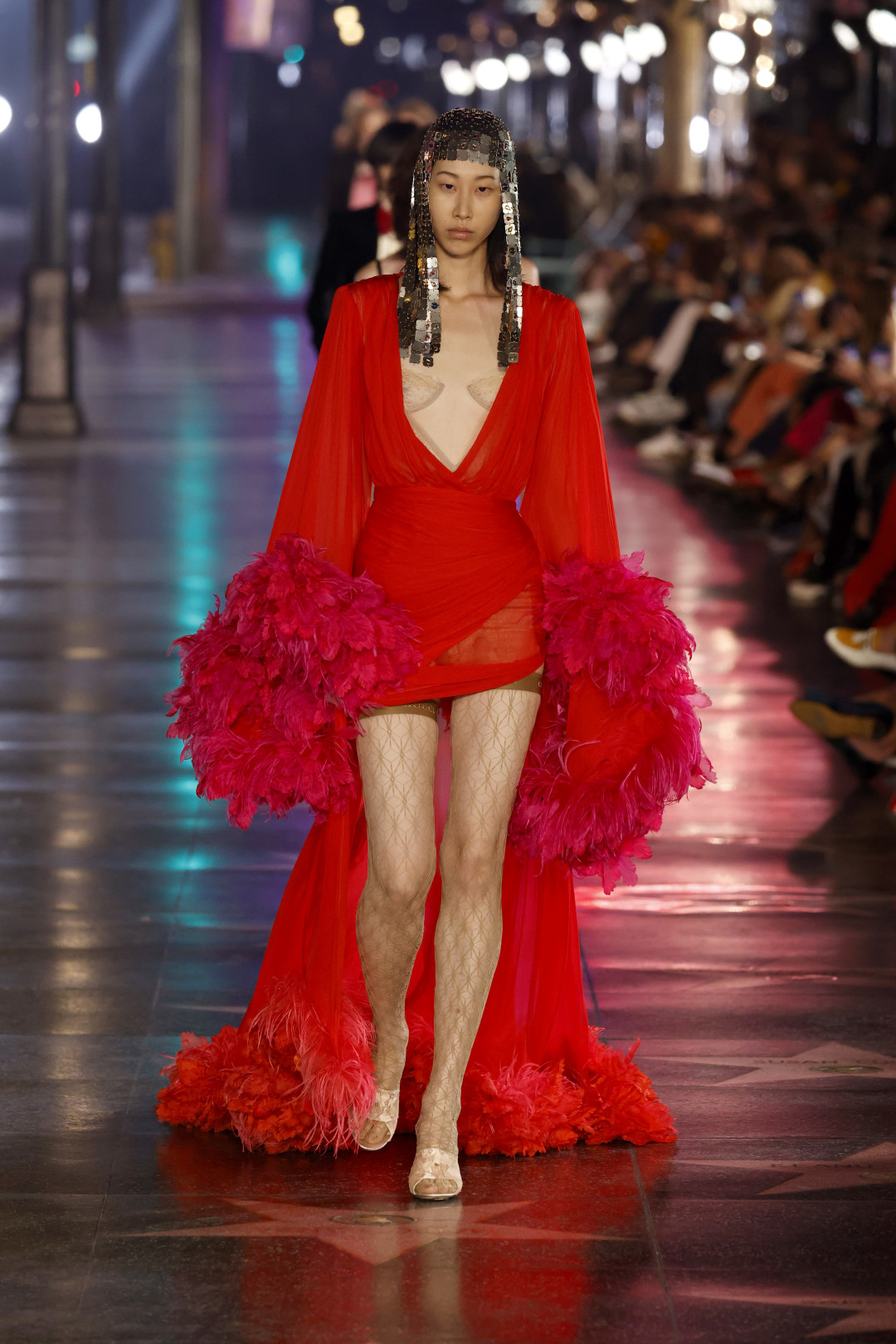 Показ в честь столетия модного дома Gucci Love Parade