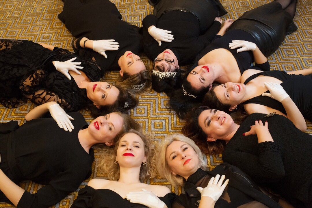 Быть Императрицей 👑 Каждая из нас пришла со своим запросом на проект, но нас всех объединяет общая цель, выйти из проекта Императрицей Что это значит