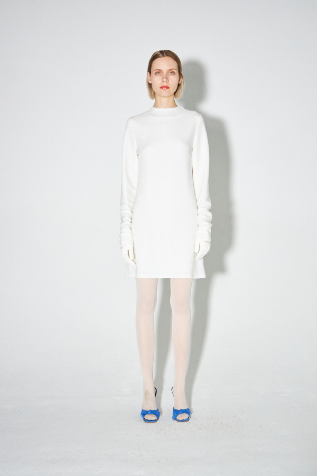 Платье-мини из ткани с пайетками