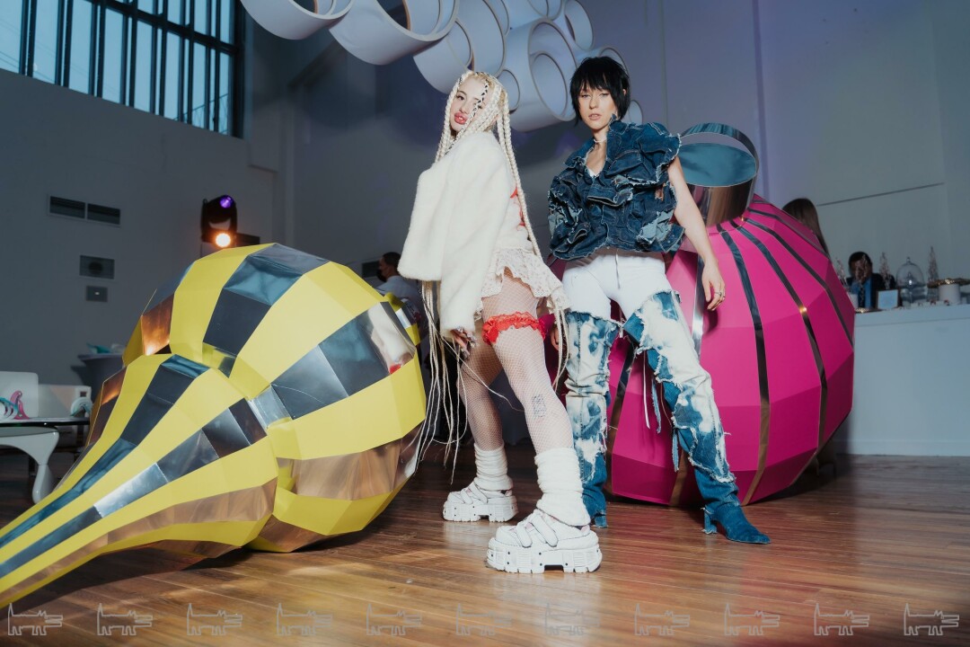 Хофманнита, Катя IOWA