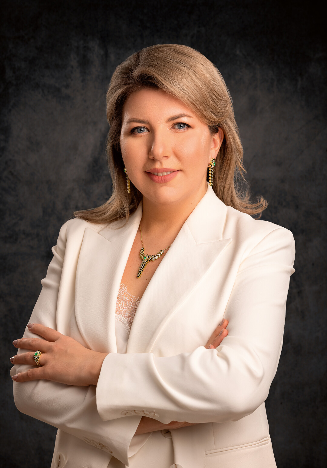 Украшения-трансформеры с изумрудами и бриллиантами «Бесконечность» (все — CHAMOVSKIKH)