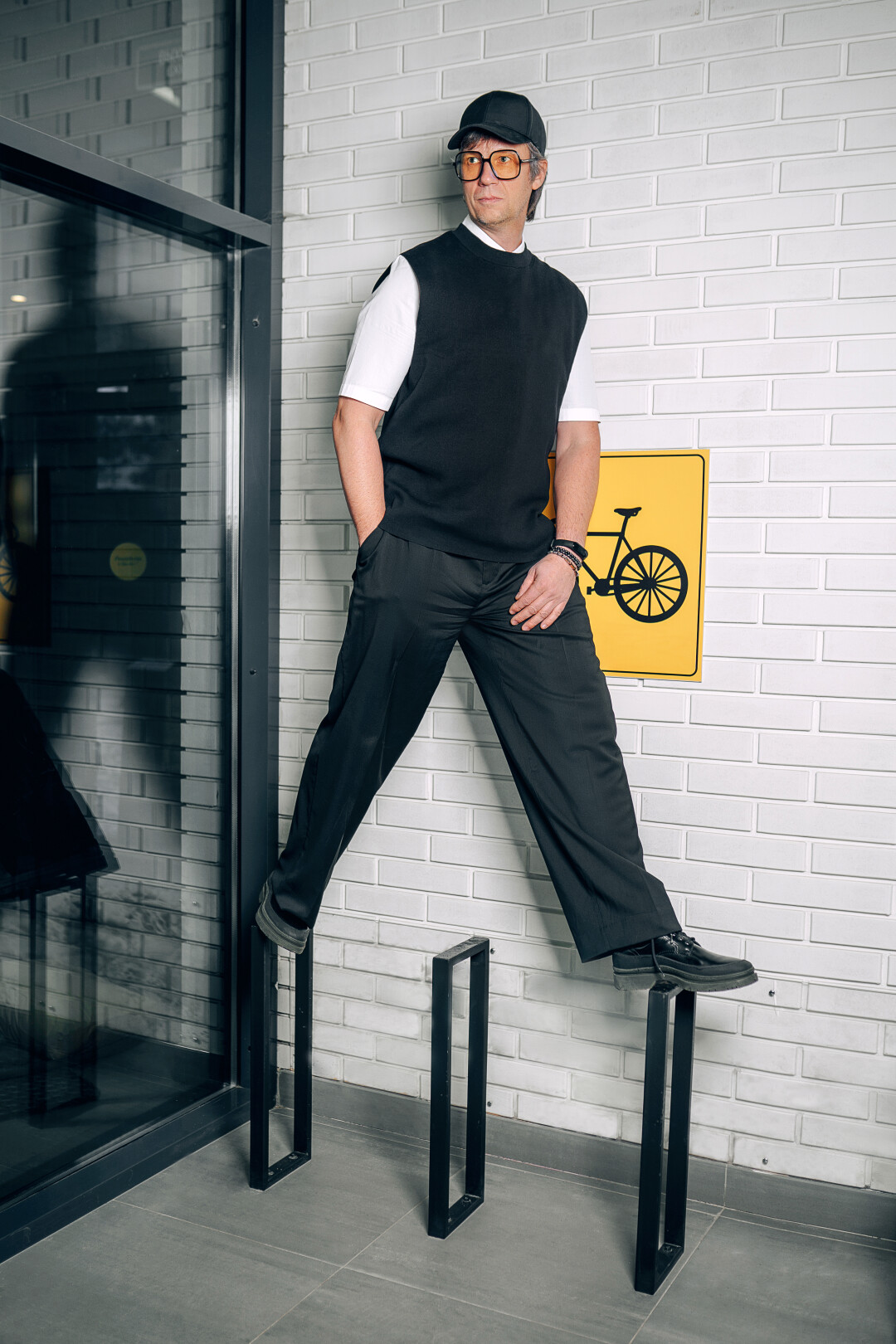 Михаил Григорьев Для меня стиль — это прежде всего присутствие вкуса. Я не стал бы гоняться за свежей коллекцией, но и не консервативен. Не все новые