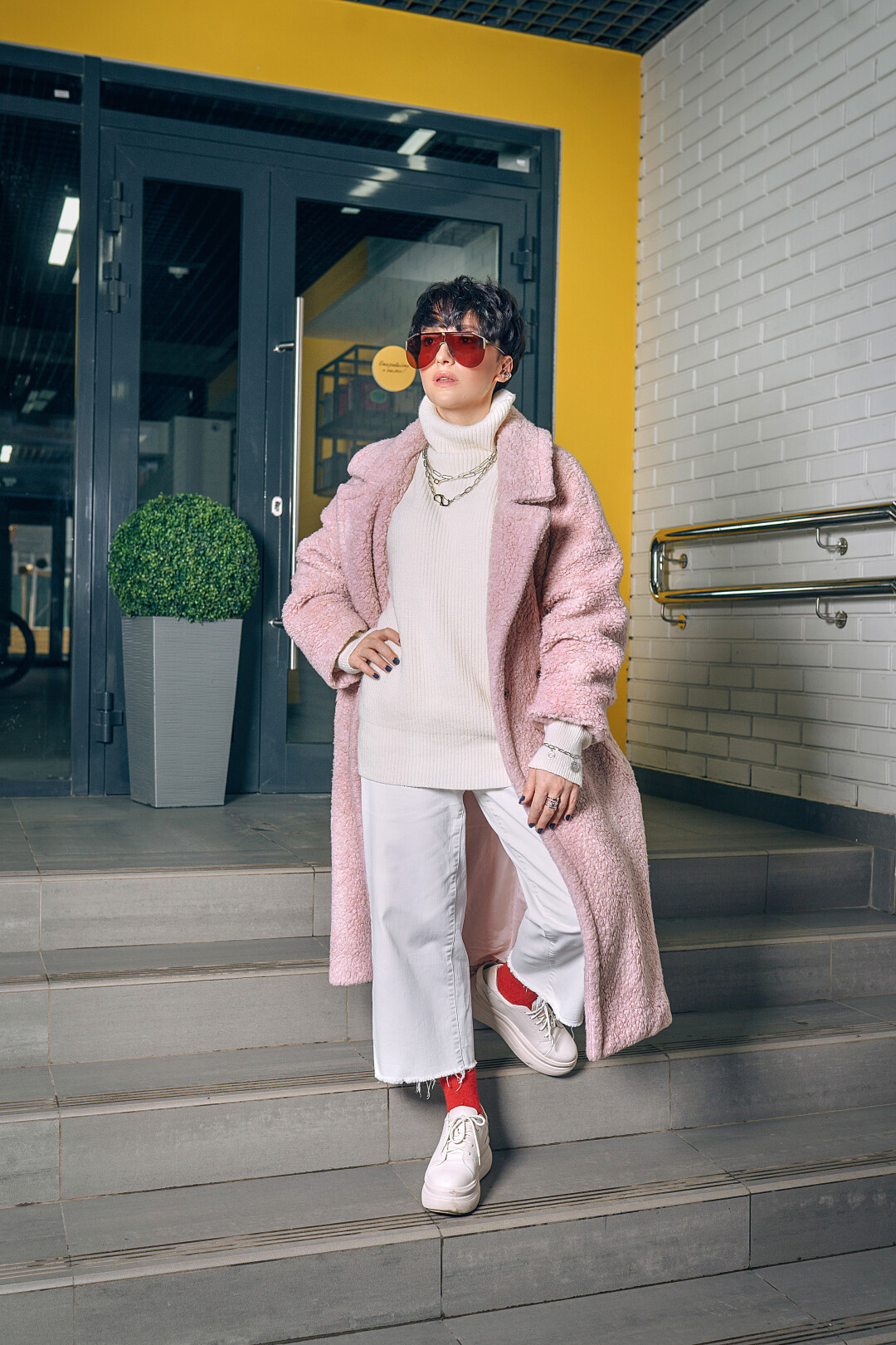 Ольга Пономарева Стиль для меня — это возможность транслировать вовне то, что внутри, он не привязан к модным трендам. Раньше наряжалась по праздникам